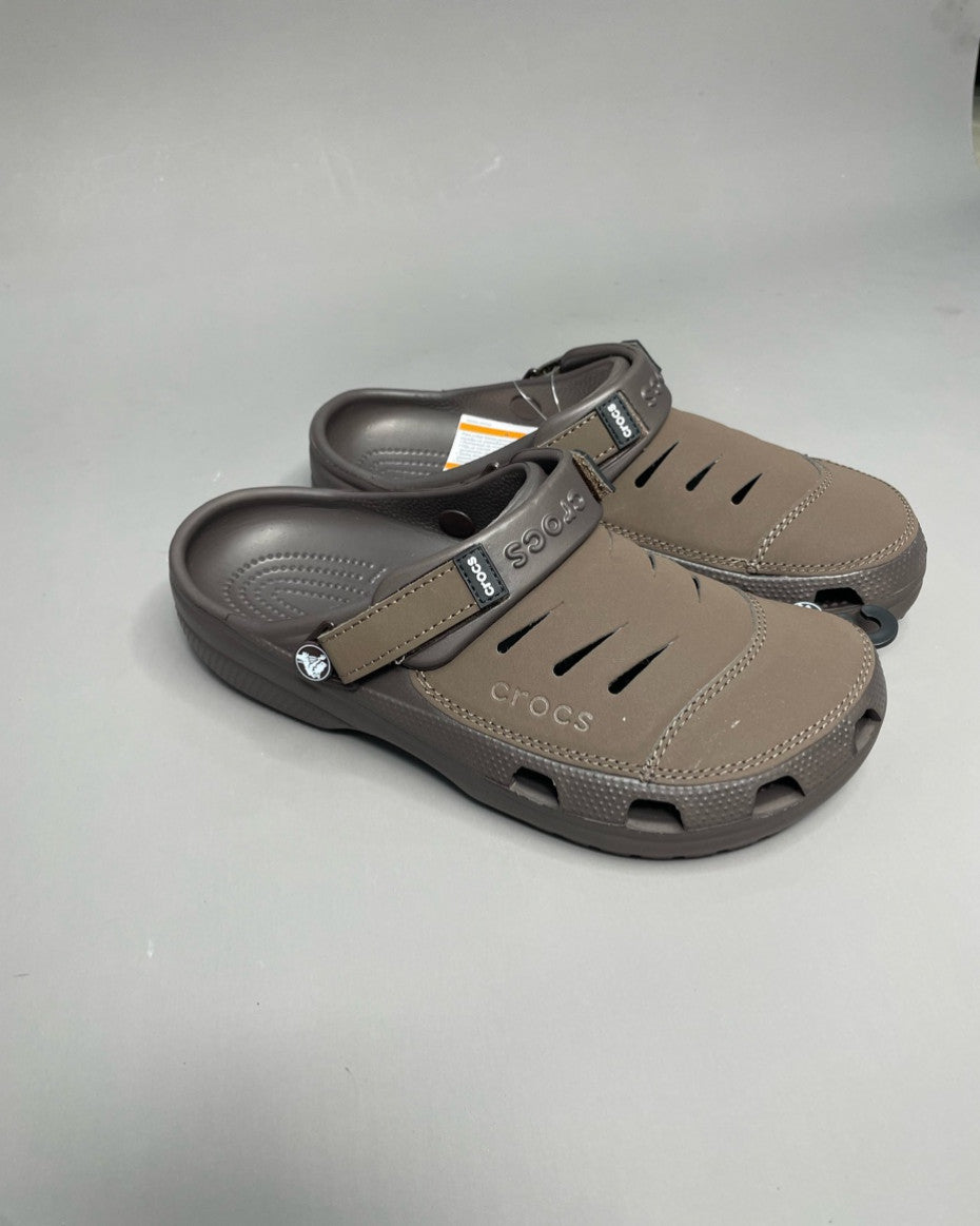 YUKON CROCS